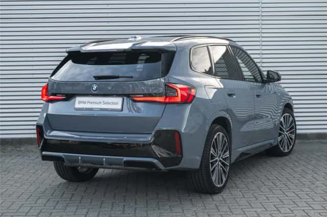 BMW X1 (2024) thumbnail 2