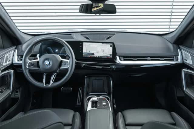 BMW X1 (2024) thumbnail 5