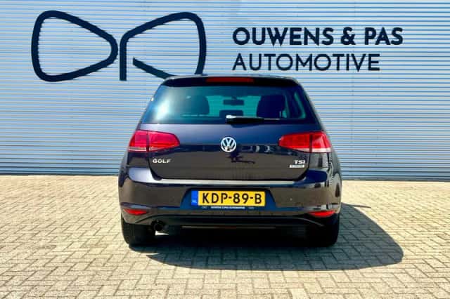 Volkswagen Golf (2015) thumbnail 5