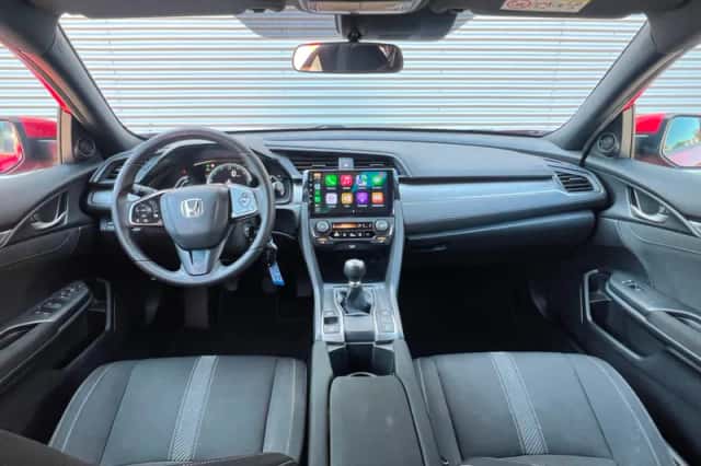 Honda Civic (2018) thumbnail 6