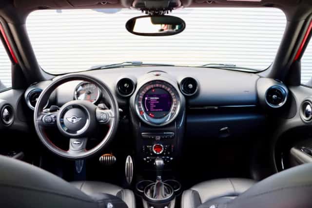 MINI Countryman (2016) thumbnail 6