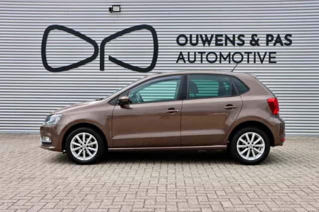 Volkswagen Polo (2015) thumbnail 2