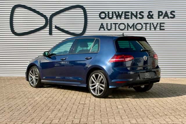 Volkswagen Golf (2014) thumbnail 4