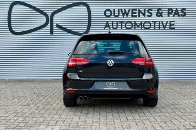 Volkswagen Golf (2016) thumbnail 5