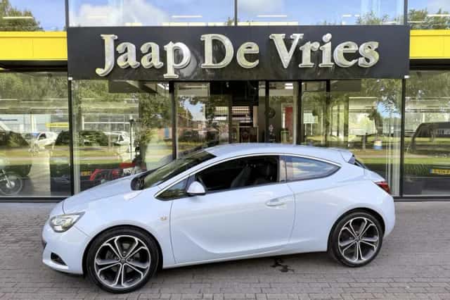 Opel Astra (2013) thumbnail 3