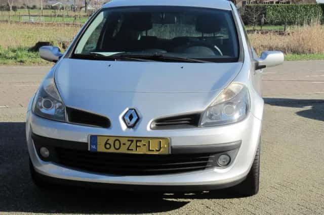Renault Clio (2008) thumbnail 2