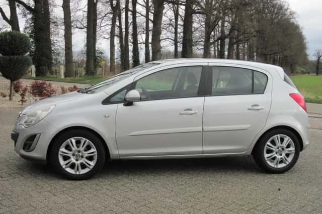 Opel Corsa (2011) thumbnail 5