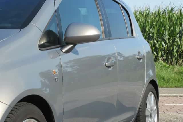 Opel Corsa (2011) thumbnail 3