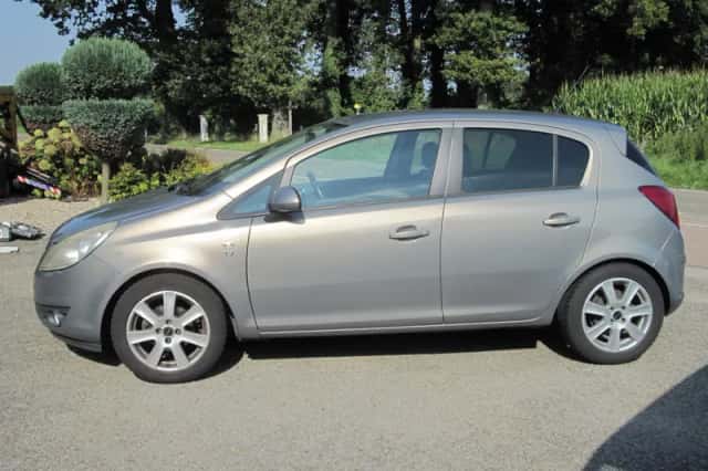 Opel Corsa (2011) thumbnail 5