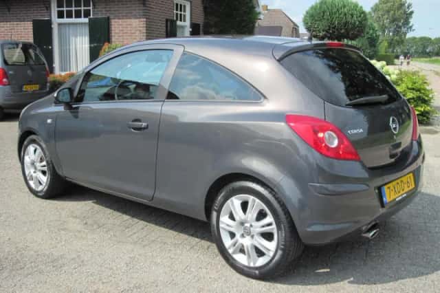 Opel Corsa (2014) thumbnail 6