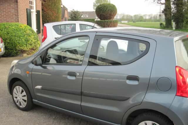 Suzuki Alto (2010) thumbnail 5