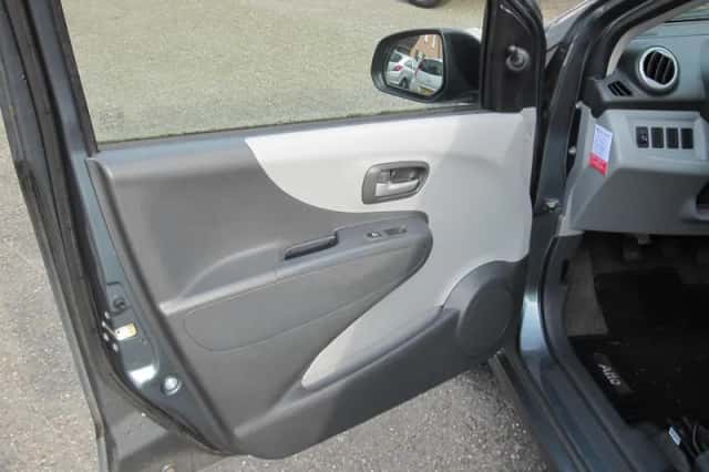 Suzuki Alto (2010) thumbnail 6