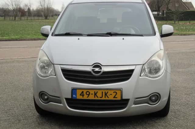 Opel Agila (2009) thumbnail 2