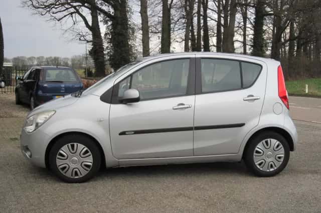 Opel Agila (2009) thumbnail 5