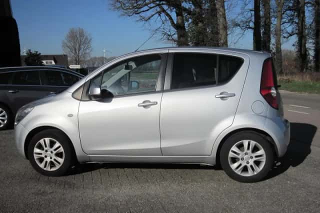Opel Agila (2012) thumbnail 5