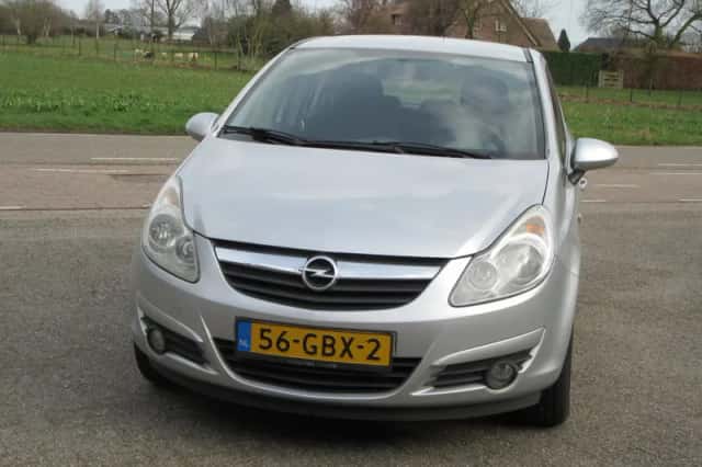 Opel Corsa (2008) thumbnail 2