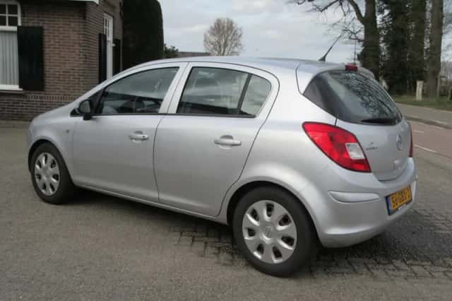Opel Corsa (2008) thumbnail 6