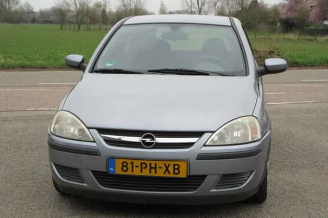 Opel Corsa (2004) thumbnail 2
