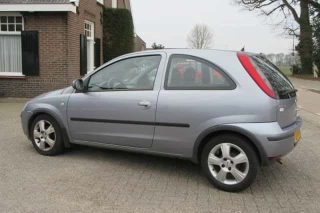 Opel Corsa (2004) thumbnail 6