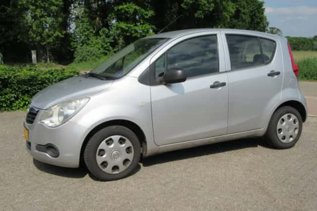 Opel Agila (2012) thumbnail 4