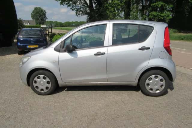 Opel Agila (2012) thumbnail 5