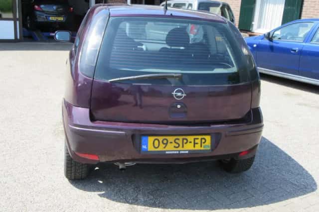 Opel Corsa (2006) thumbnail 6