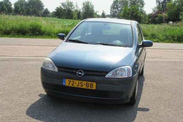 Opel Corsa (2002) thumbnail 2