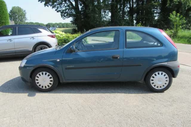 Opel Corsa (2002) thumbnail 4
