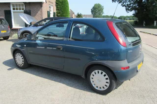 Opel Corsa (2002) thumbnail 5