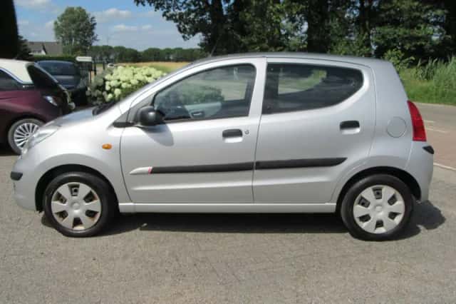 Suzuki Alto (2012) thumbnail 6