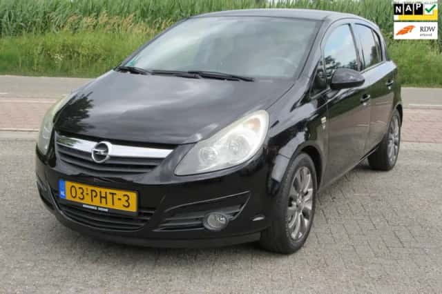 Opel Corsa (2011) thumbnail 1