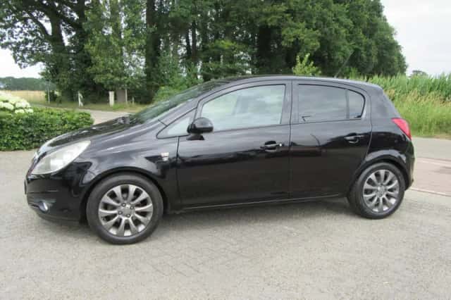 Opel Corsa (2011) thumbnail 5