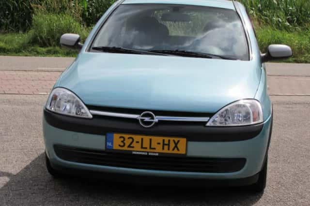 Opel Corsa (2003) thumbnail 2