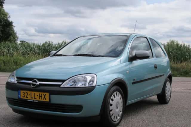 Opel Corsa (2003) thumbnail 3
