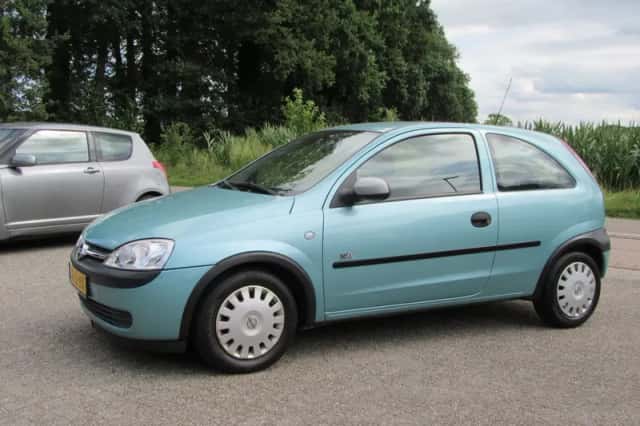 Opel Corsa (2003) thumbnail 4