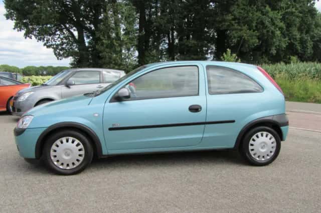 Opel Corsa (2003) thumbnail 5