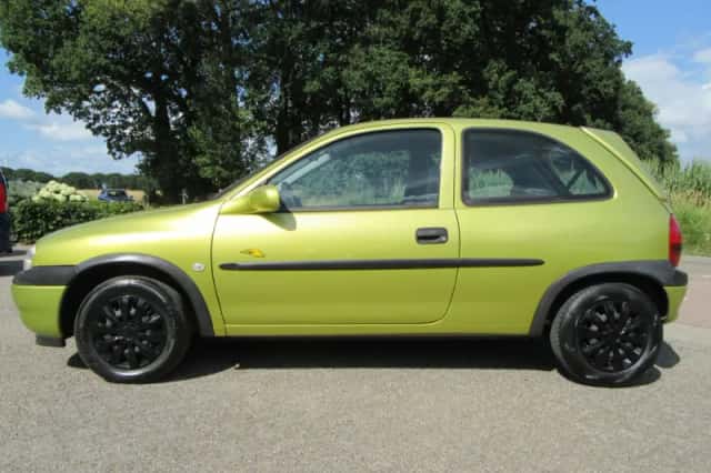 Opel Corsa (1999) thumbnail 4