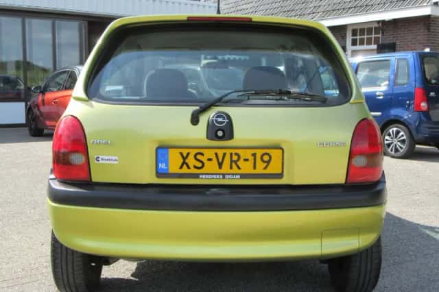 Opel Corsa (1999) thumbnail 6