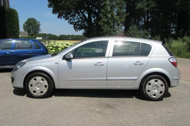 Opel Astra (2007) thumbnail 5
