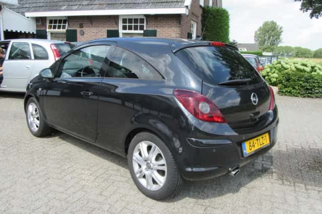 Opel Corsa (2012) thumbnail 6
