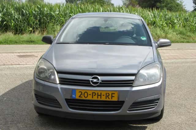 Opel Astra (2004) thumbnail 2