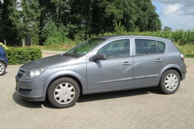 Opel Astra (2004) thumbnail 4