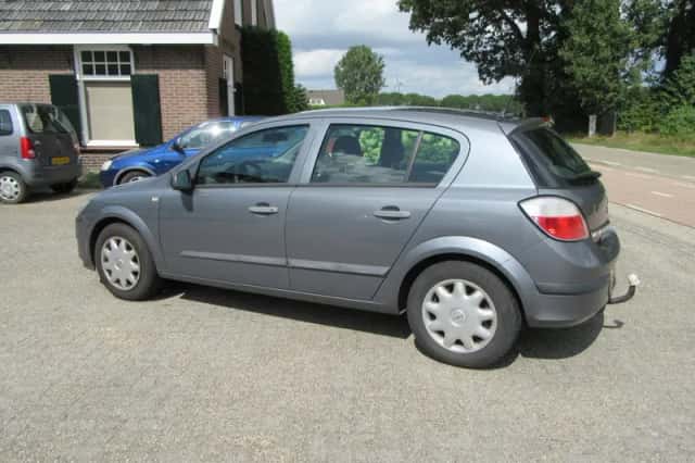 Opel Astra (2004) thumbnail 6