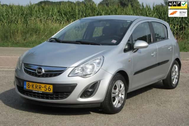 Opel Corsa (2013) thumbnail 1