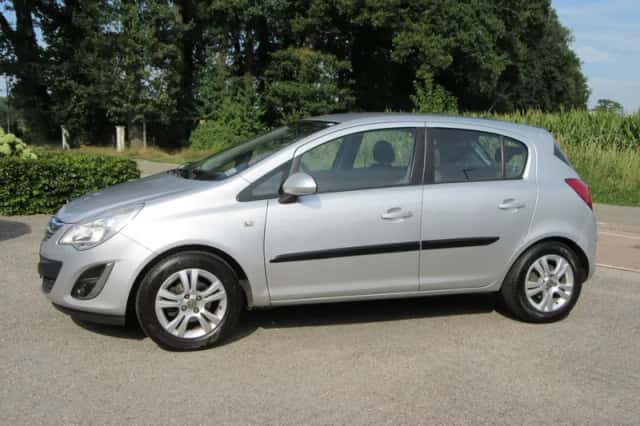 Opel Corsa (2013) thumbnail 4