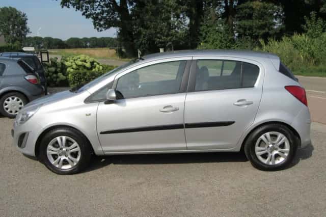 Opel Corsa (2013) thumbnail 5