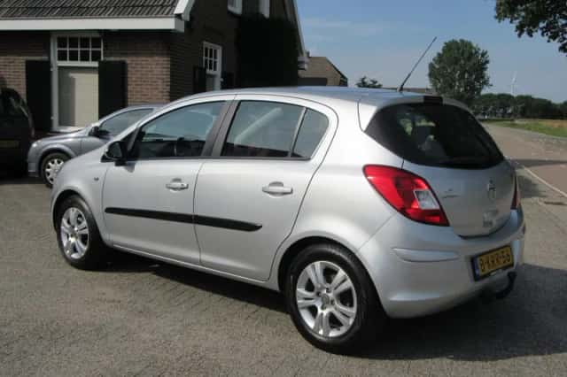 Opel Corsa (2013) thumbnail 6