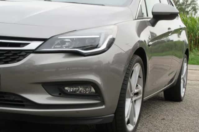 Opel Astra (2017) thumbnail 3