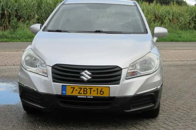 Suzuki S-Cross (2014) thumbnail 2