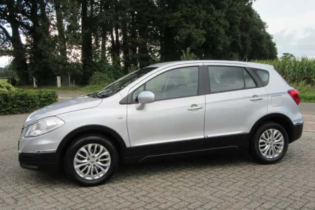 Suzuki S-Cross (2014) thumbnail 5